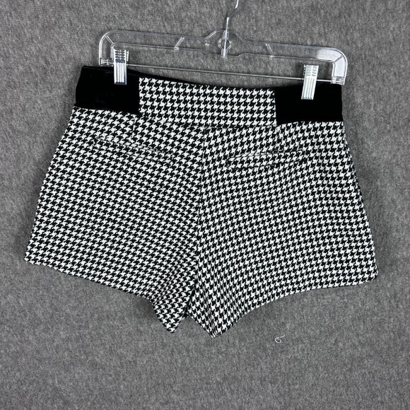 Five Plus Shorts Womens Large, Runs Smaller, Black White Houndstooth Lined - Picture 11 of 15
